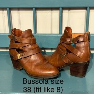 Bussola Women's Tan Leather Ankle Booties